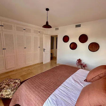 Magnifique Town House 2 Ch , 2 Sdb Sur Un Golf *